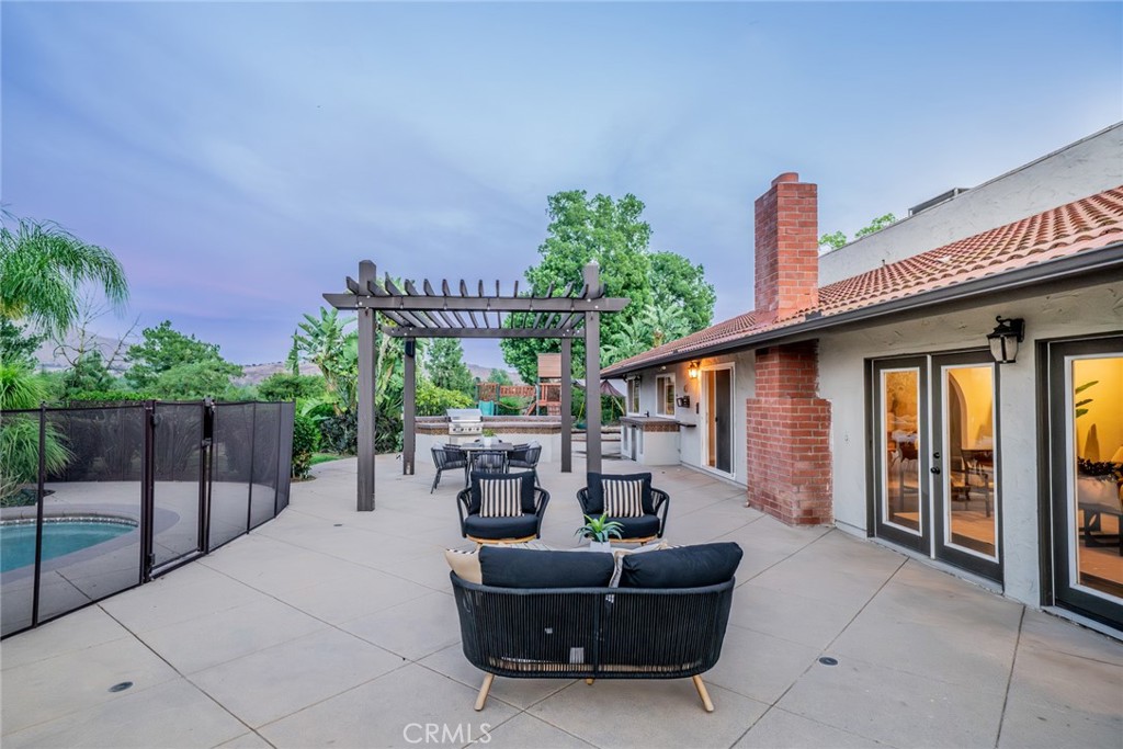 5300 Vía San Jacinto Riverside, CA 92506 - Photo 44 of 59 a front view of a house with patio