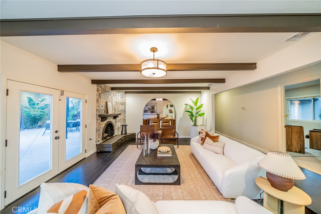 5300 Vía San Jacinto Riverside, CA 92506 - Photo 8 of 59 a living room with furniture and a large window