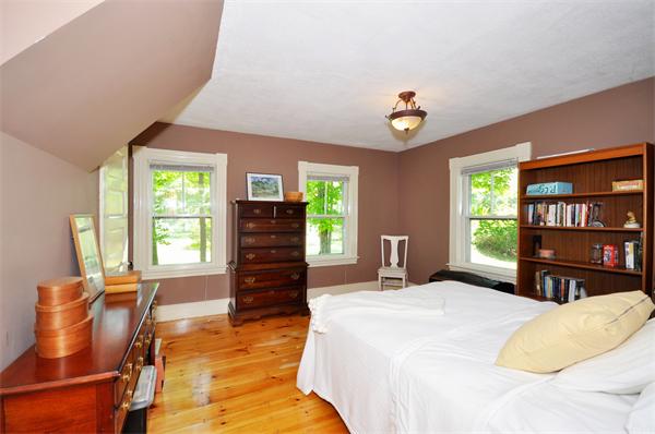 23 Wattaquadock Hill Road Bolton, MA 01740 - Photo 10 of 24 Gallery Image 10