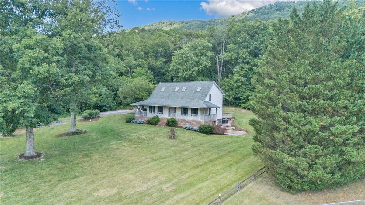 5145 Bradshaw Road Salem, VA 24153 - Photo 75 of 93 85-DJI_20260611111557_0007_D