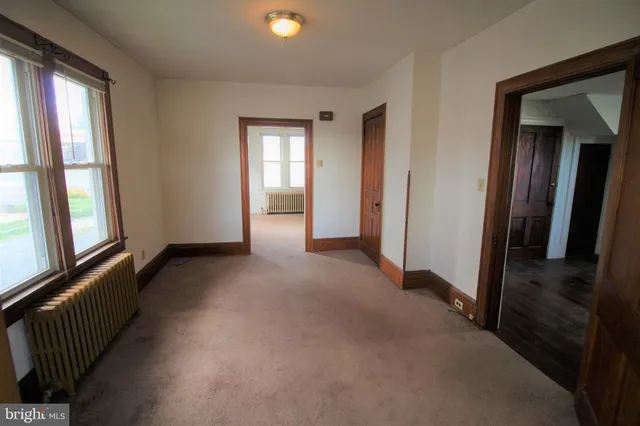 $975 | 354 West Main Street, New Holland, PA 17557