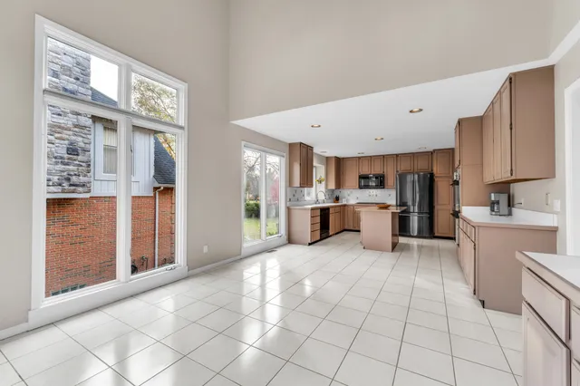 $549,900 | 6057 Beachwood Drive, West Bloomfield, MI 48324