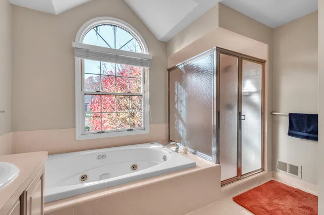 $549,900 | 6057 Beachwood Drive, West Bloomfield, MI 48324