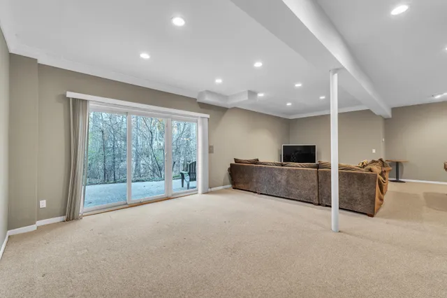 $549,900 | 6057 Beachwood Drive, West Bloomfield, MI 48324