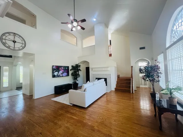 $2,800 | 14802 Mission Hills Drive, Houston, TX 77083