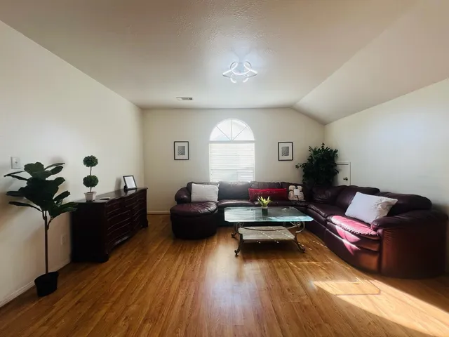 $2,800 | 14802 Mission Hills Drive, Houston, TX 77083