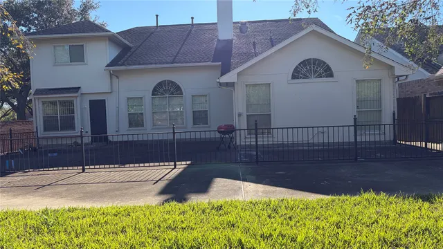 $2,800 | 14802 Mission Hills Drive, Houston, TX 77083