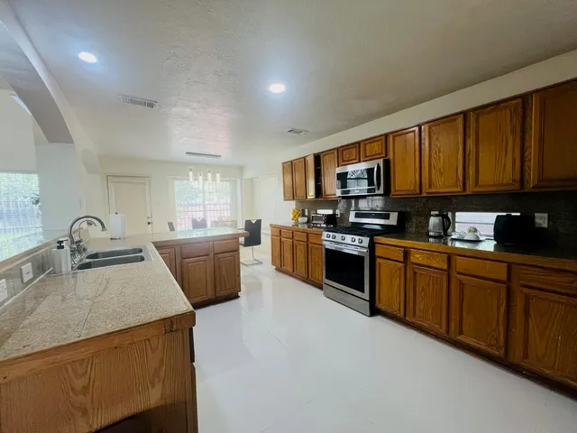 $2,800 | 14802 Mission Hills Drive, Houston, TX 77083