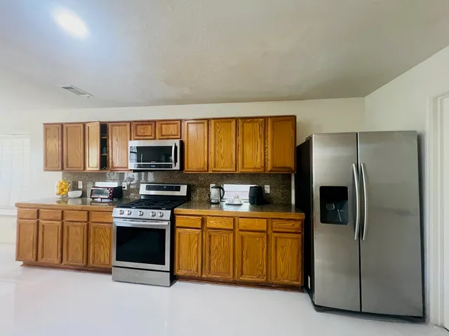 $2,800 | 14802 Mission Hills Drive, Houston, TX 77083