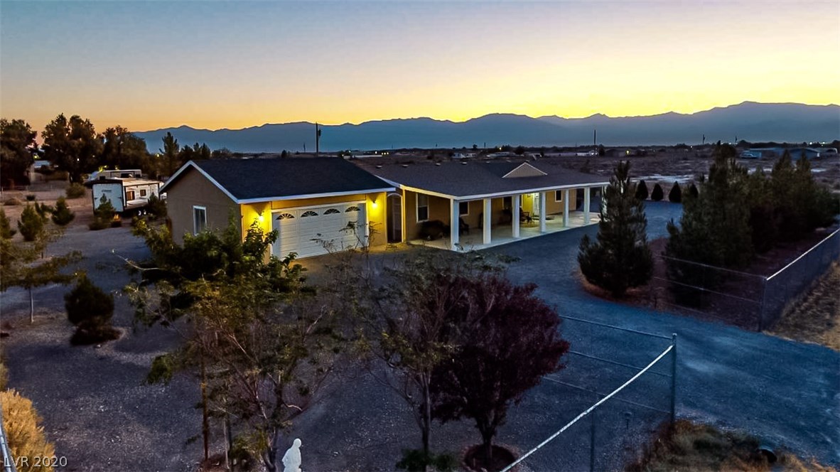 4200 Maple Road Pahrump, NV 89048 - Photo 4 of 34