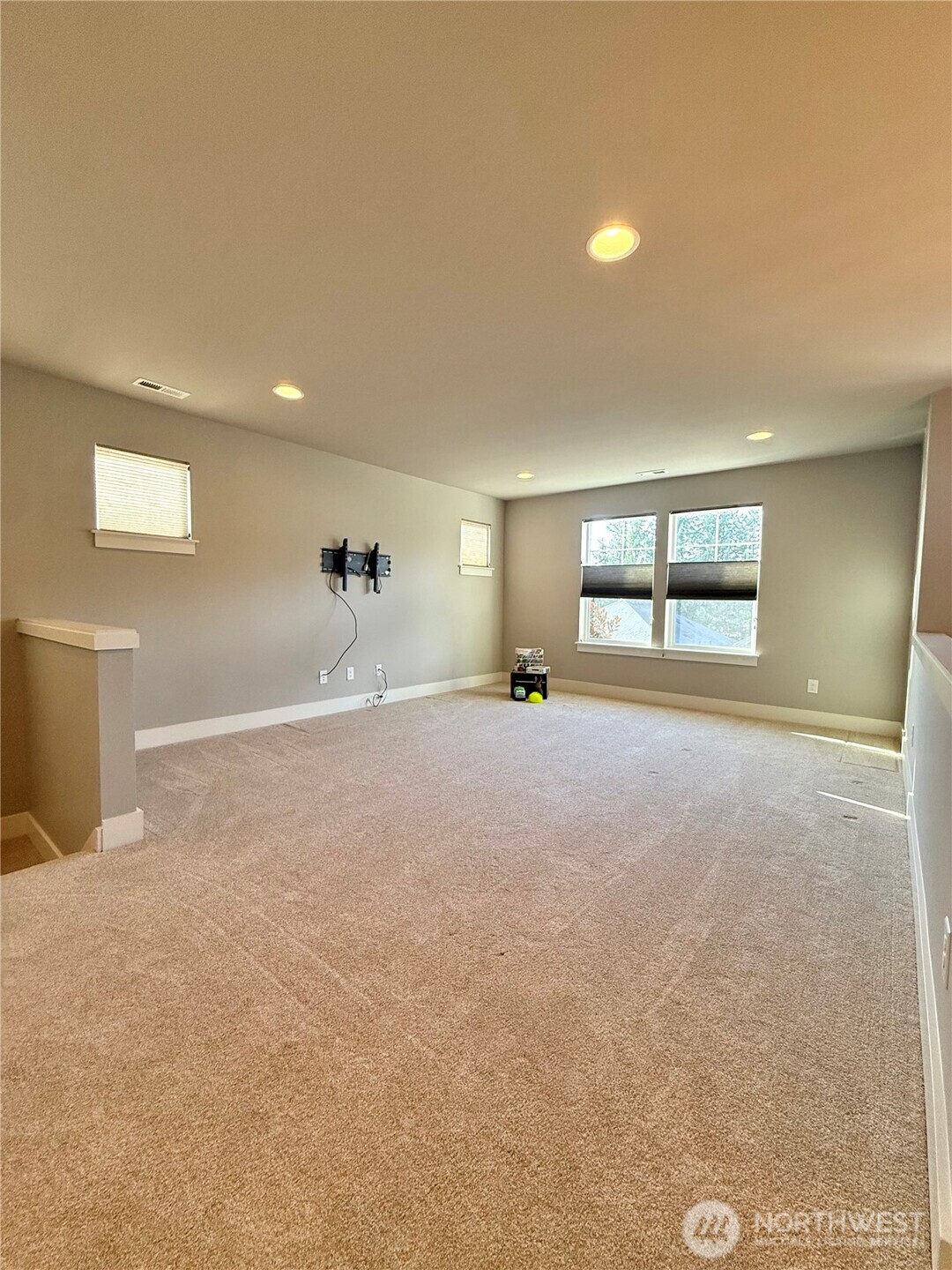 610 Field Place Northeast Renton, WA 98059 - Photo 18 of 40