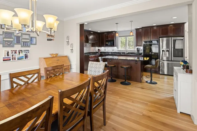 $825,000 | 8 Moss Glen Lane, South Burlington, VT 05403