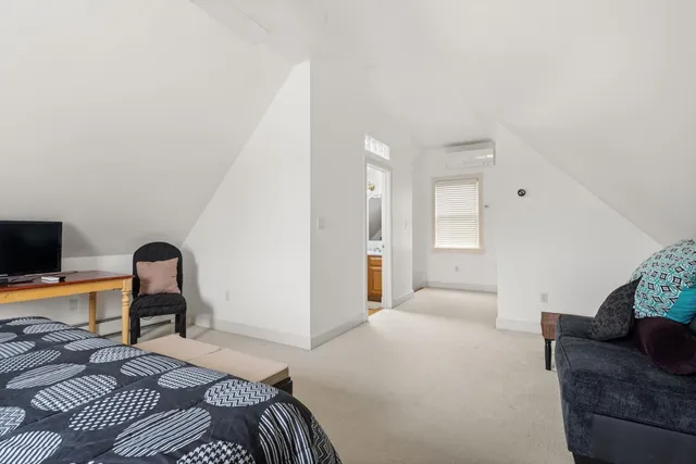 $825,000 | 8 Moss Glen Lane, South Burlington, VT 05403