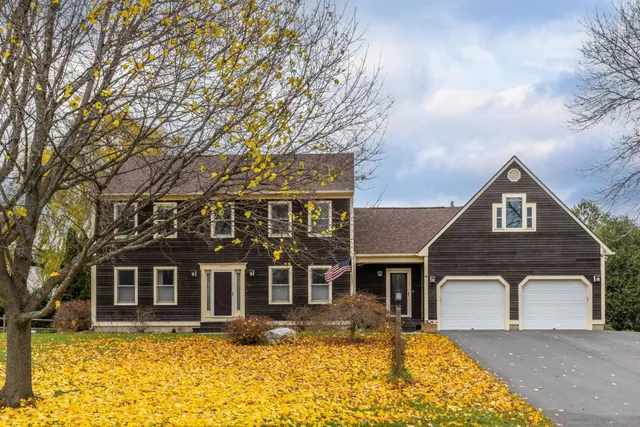 $825,000 | 8 Moss Glen Lane, South Burlington, VT 05403
