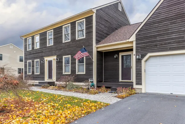$825,000 | 8 Moss Glen Lane, South Burlington, VT 05403