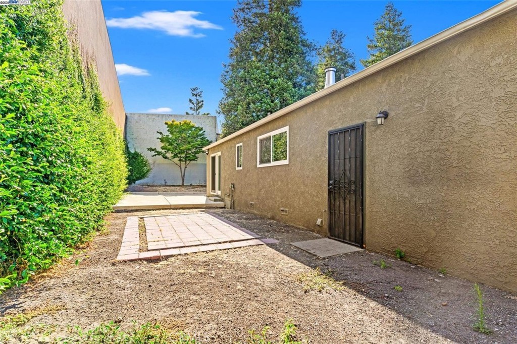 20852 Baker Road Castro Valley, CA 94546 - Photo 6 of 16