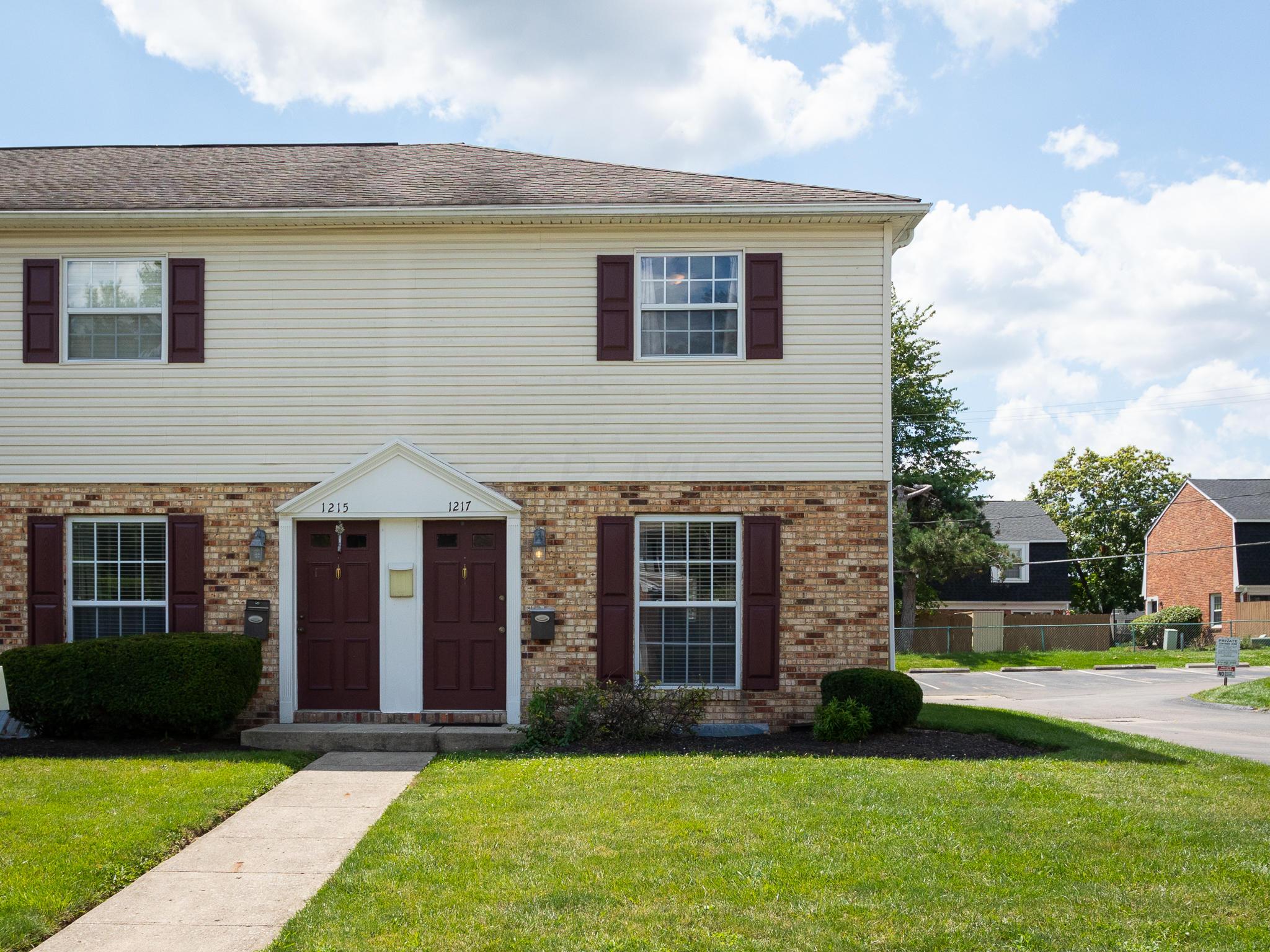 1217 Weybridge Road Columbus, OH 43220 - Photo 1 of 26