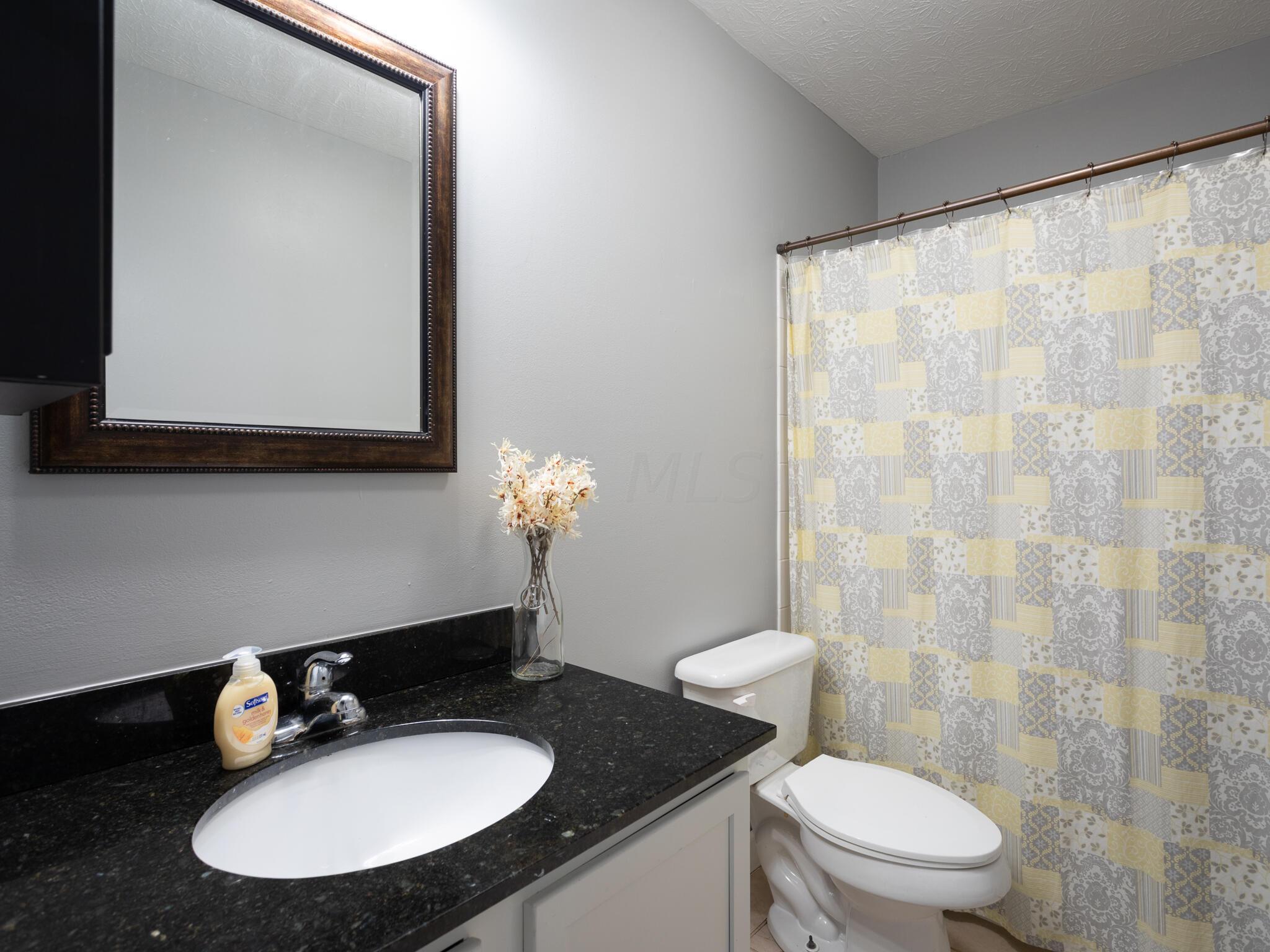 1217 Weybridge Road Columbus, OH 43220 - Photo 17 of 26