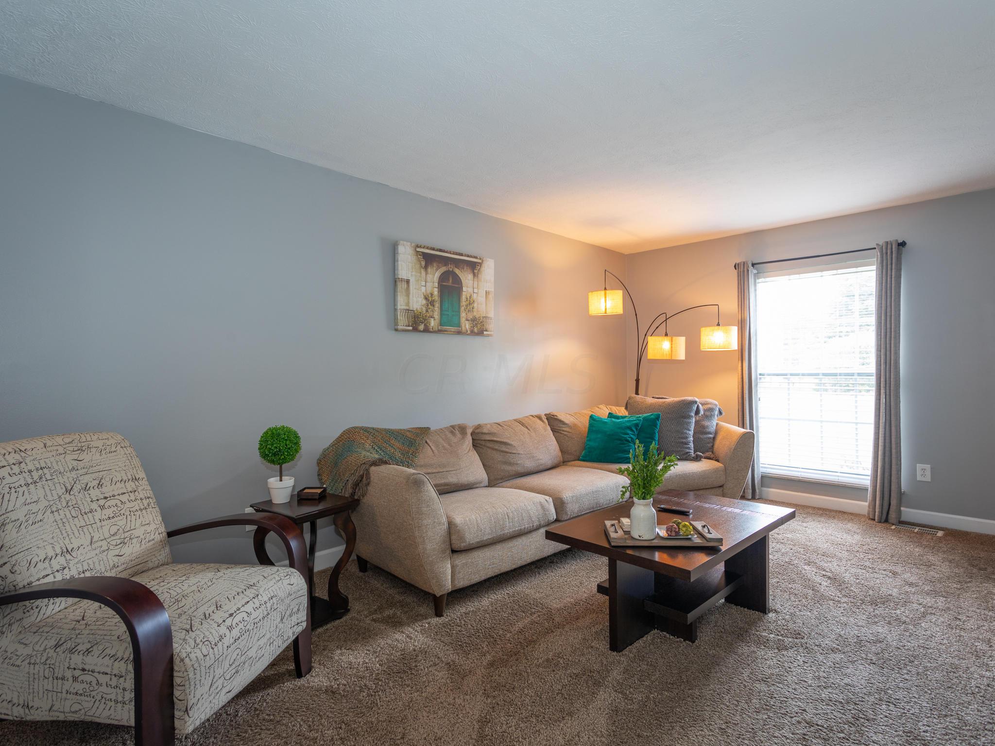 1217 Weybridge Road Columbus, OH 43220 - Photo 3 of 26
