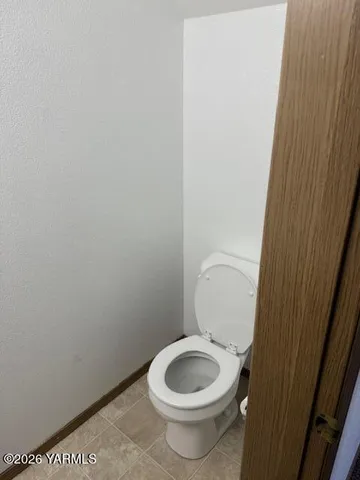 $300,000 | 4235 Nola Loop Road, Unit B, Yakima, WA 98901