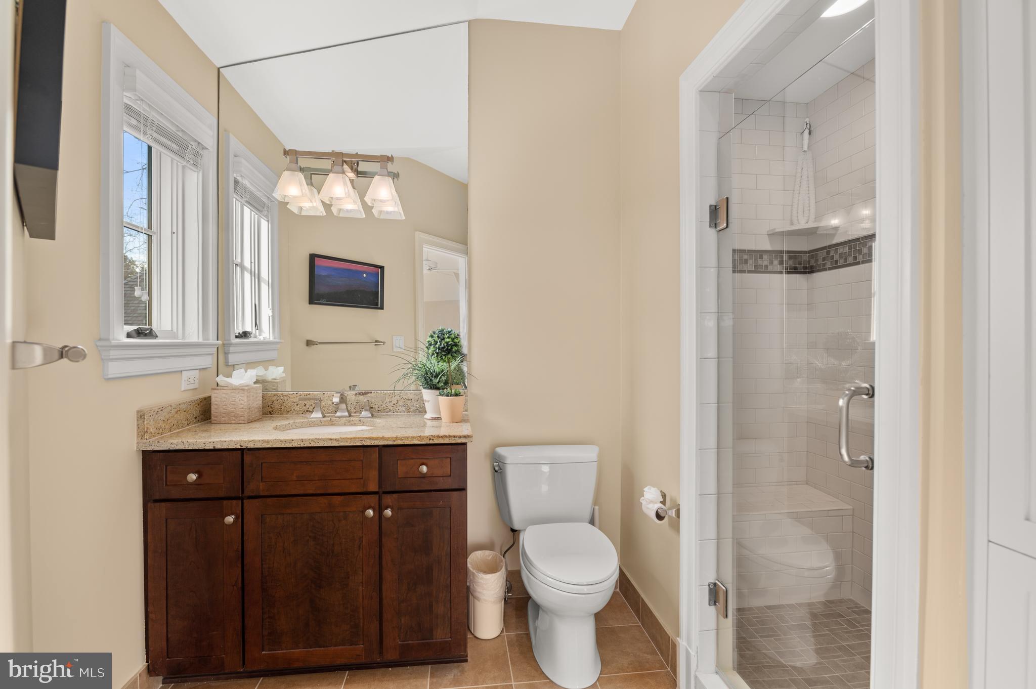 2113 Dunmore Lane Washington, DC 20007 - Photo 21 of 32 Bath