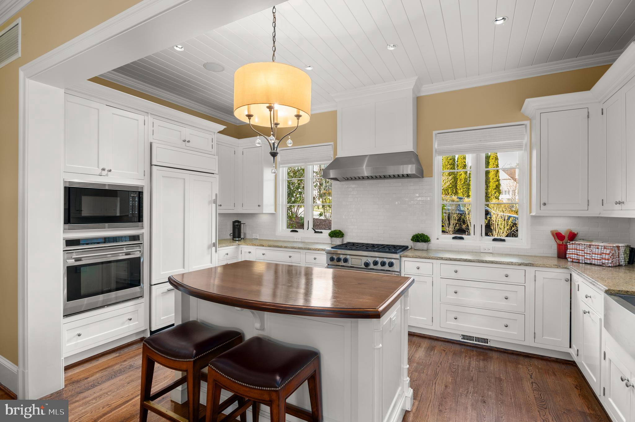 2113 Dunmore Lane Washington, DC 20007 - Photo 4 of 32 Gourmet Chef's Kitchen