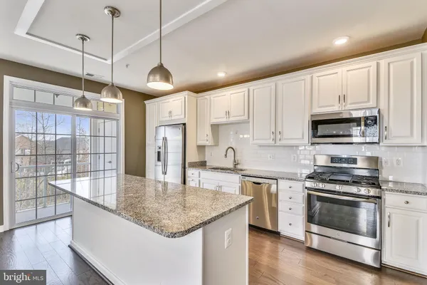 $2,900 | 23266 Southdown Manor Terrace, Unit 101, Ashburn, VA 20148