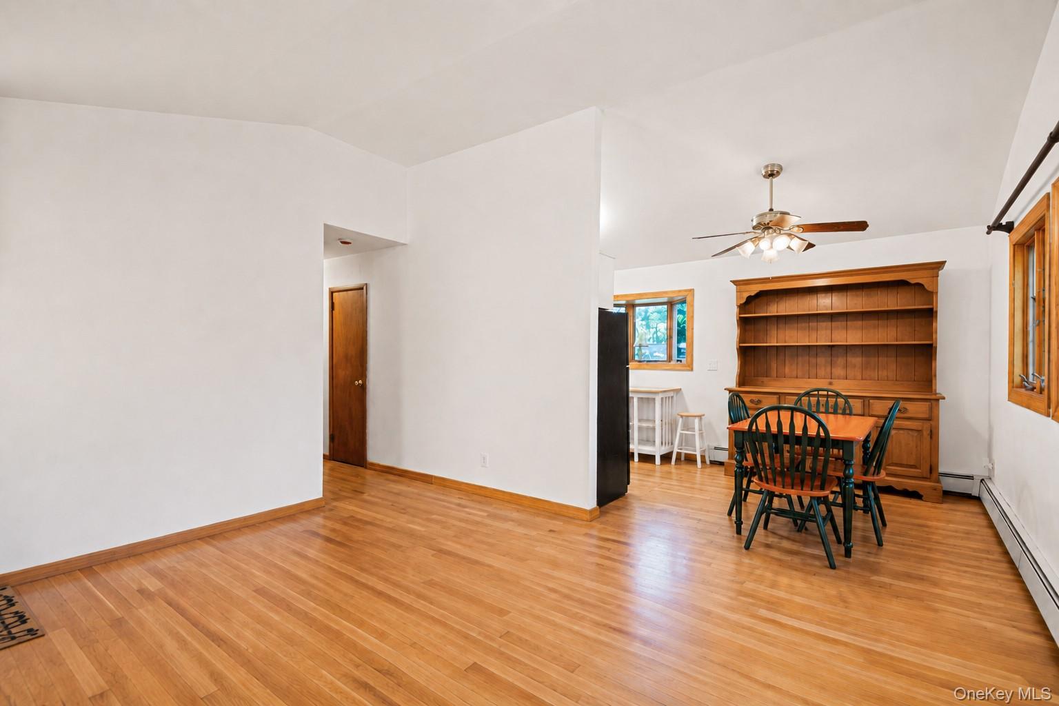18 Roxbury Street Huntington Station, NY 11746 - Photo 8 of 21