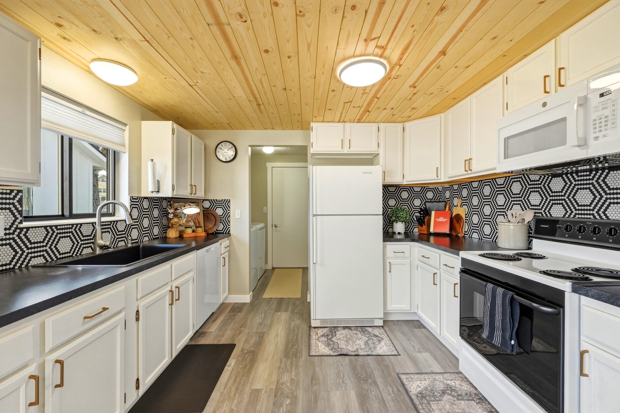 441 Canby Street Sheridan, WY 82801 - Photo 11 of 26 11