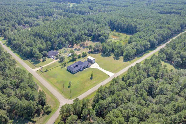 $1,000,000 | 9182 Royal Forest Lane, Waller, TX 77484