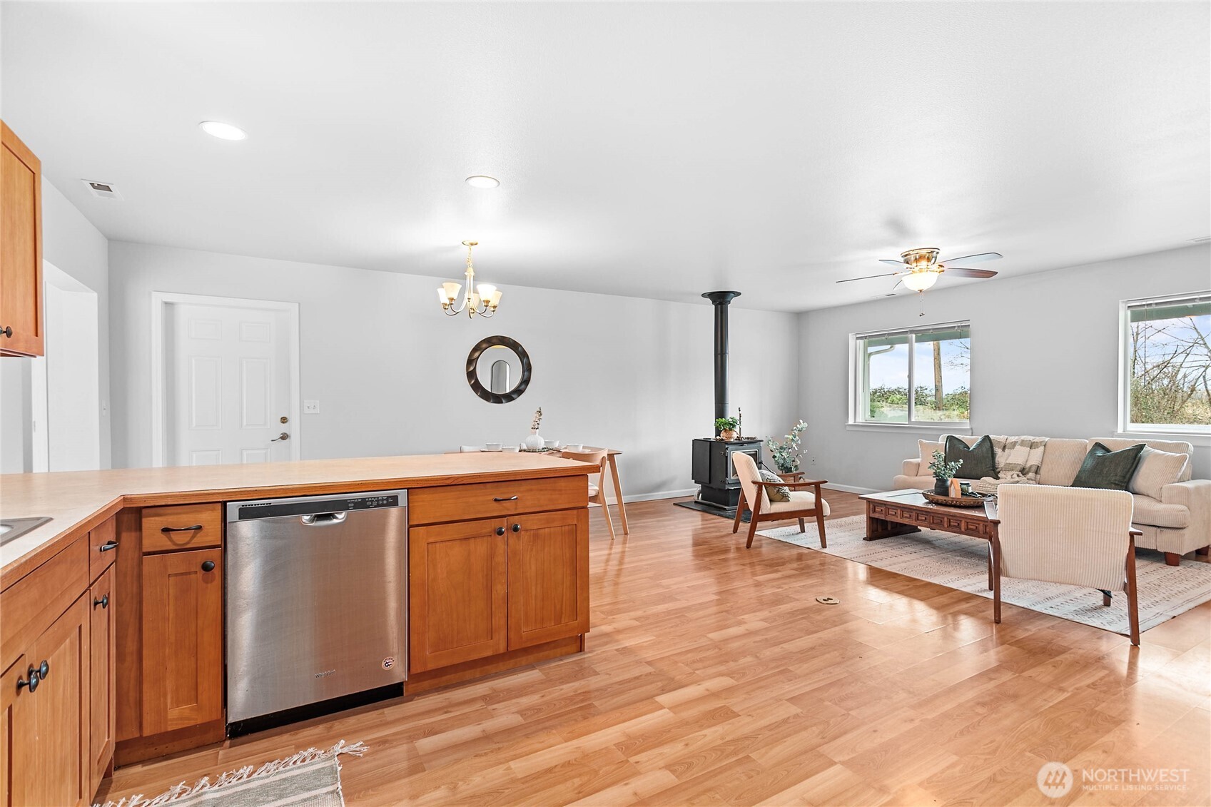 303 Hayes Street Nooksack, WA 98276 - Photo 13 of 40 a living room with furniture and wooden floor