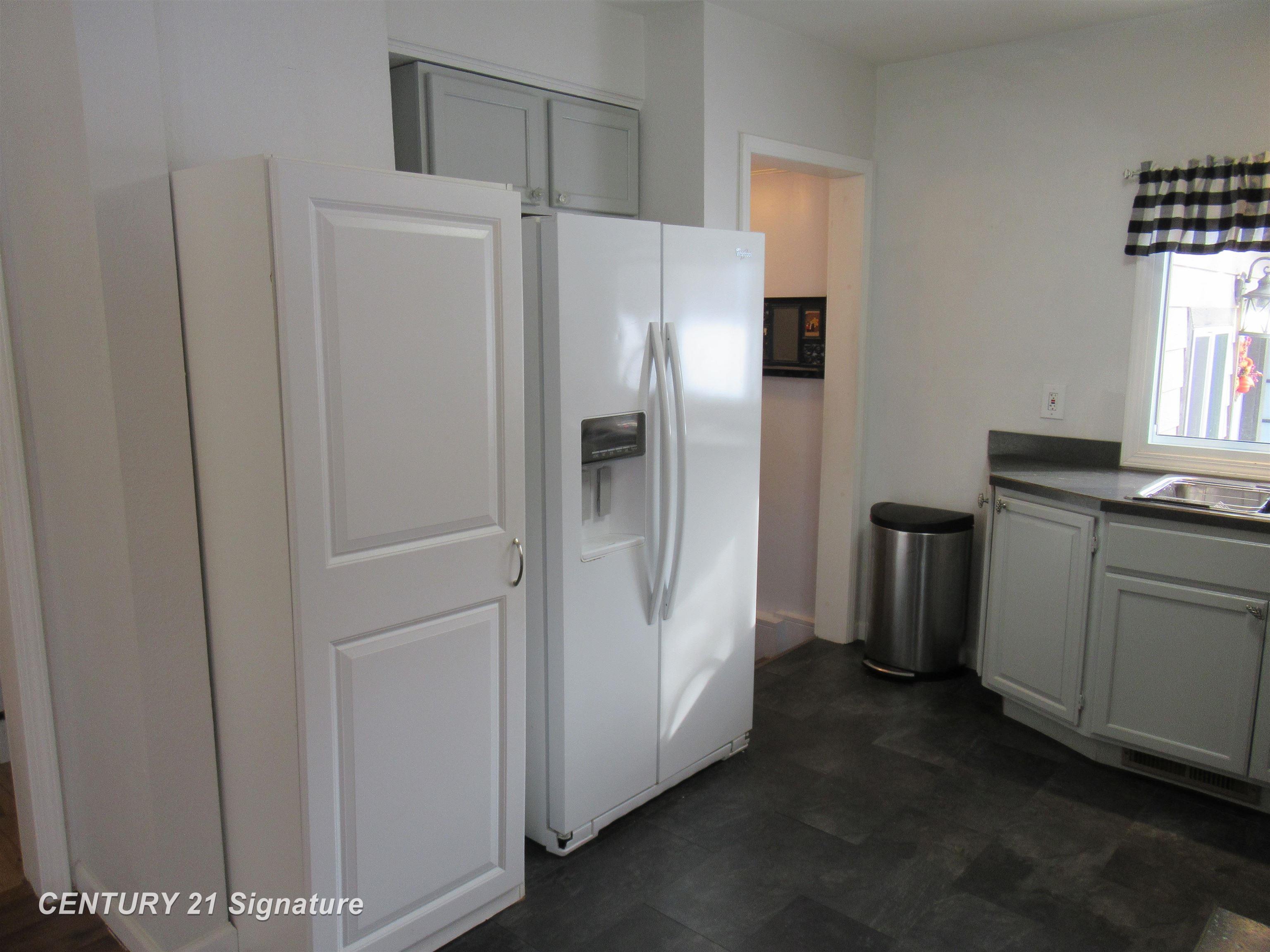 2444 North Seymour Road Flushing, MI 48433 - Photo 10 of 39 50166618-6e6b7709-5af6-4894-ad13-7fdd1cfce131.JPG