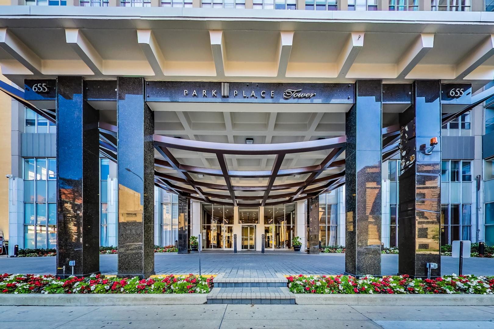 655 West Irving Park Road, Unit 1403 Chicago, IL 60613 - Photo 2 of 36