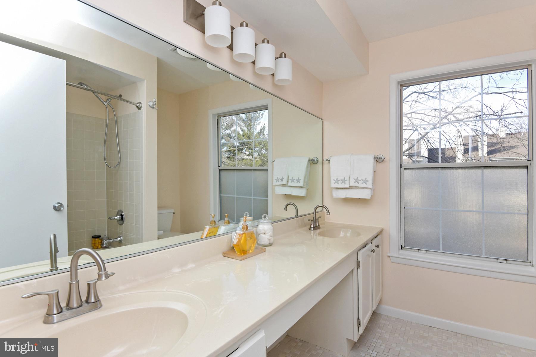 309 Trinity Court, Unit 6 Princeton, NJ 08540 - Photo 17 of 27