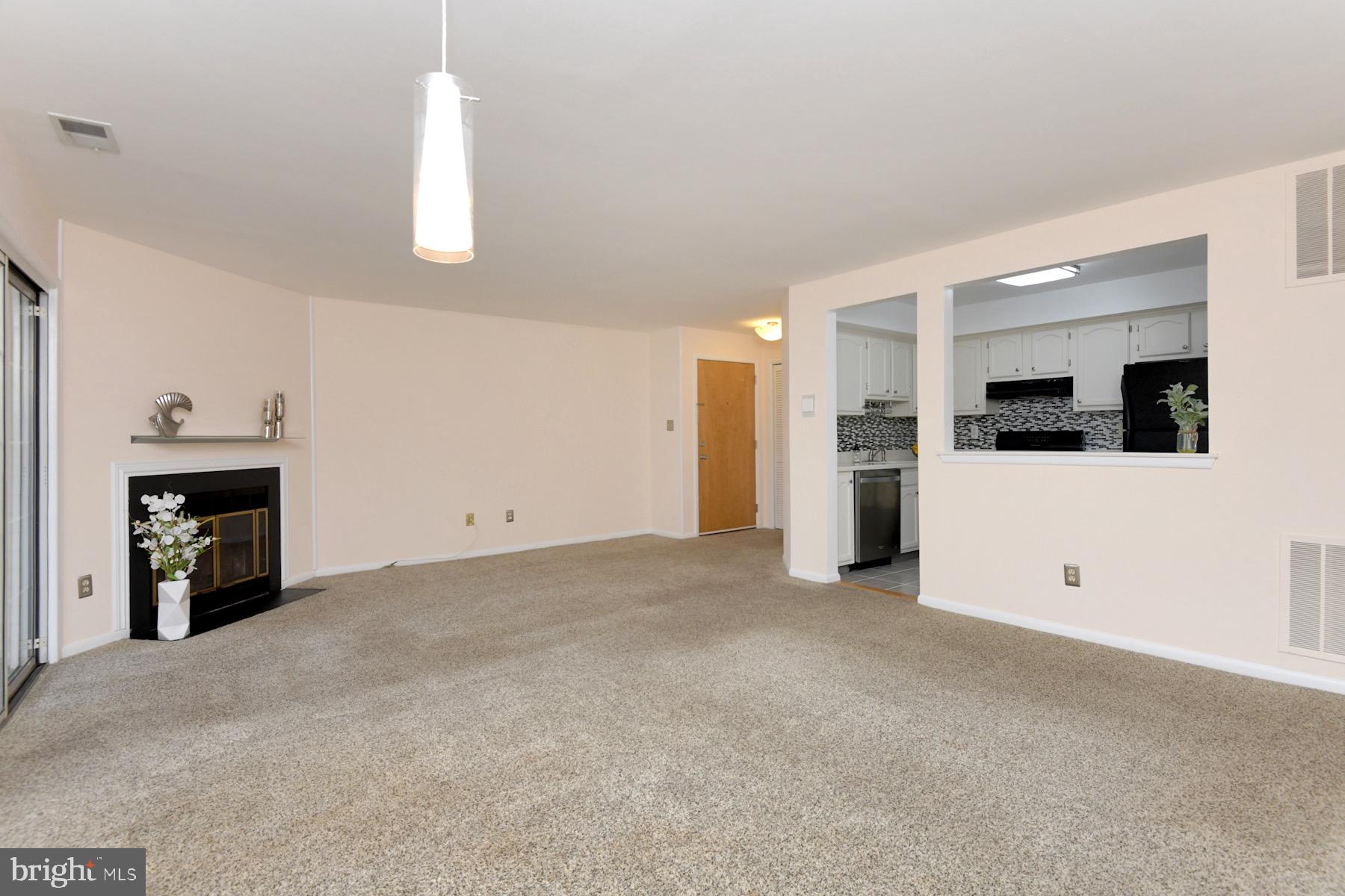 309 Trinity Court, Unit 6 Princeton, NJ 08540 - Photo 6 of 27