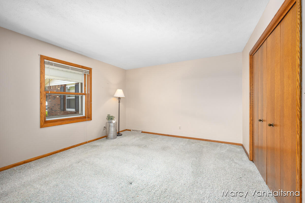 1861 Elizabeth Lane Jenison, MI 49428 - Photo 11 of 18 Gallery Image 11