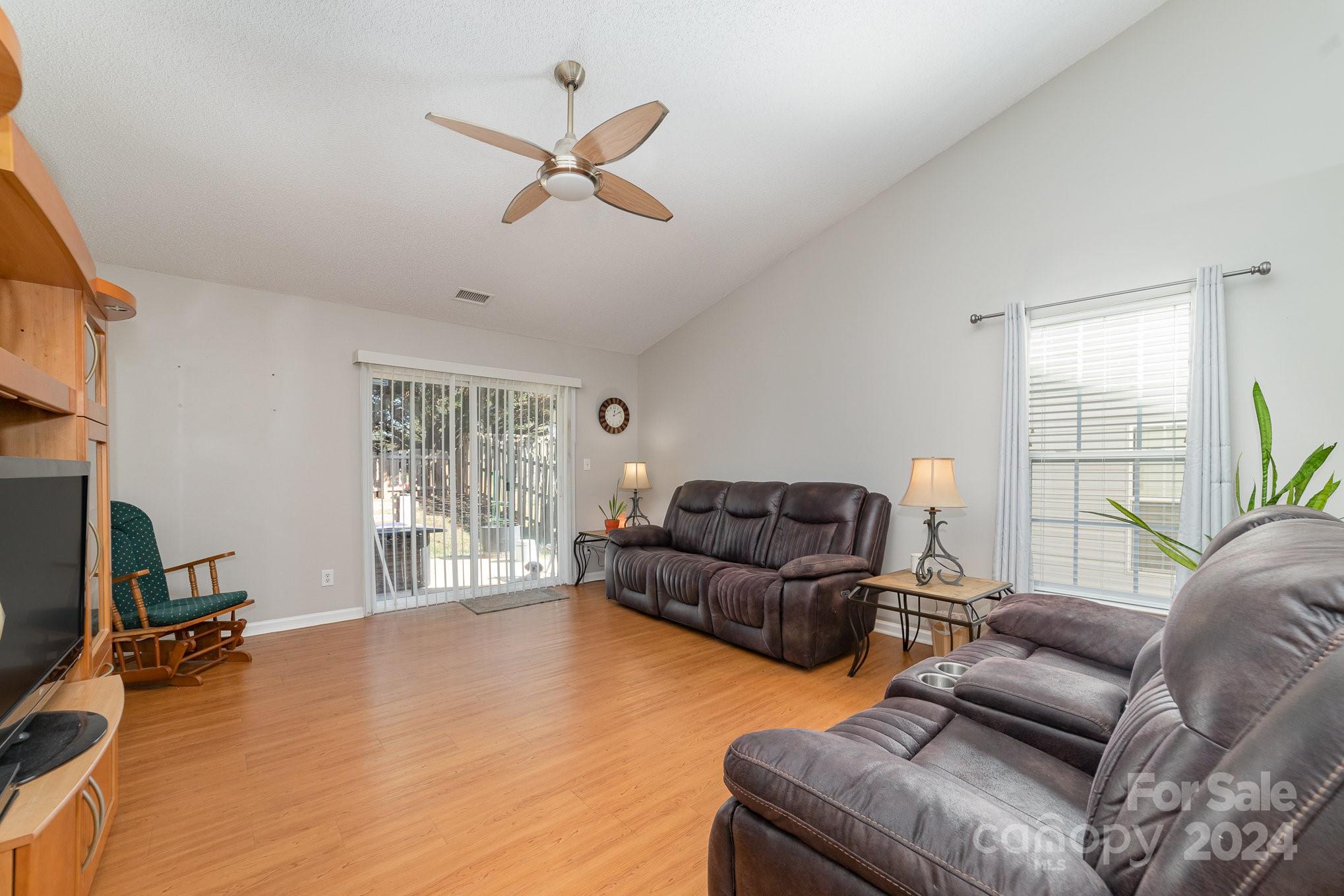 10644 Gold Pan Road Charlotte, NC 28215 - Photo 8 of 20 Gallery Image 8