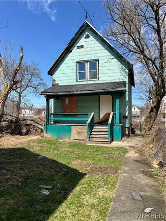 $900 | 1808 Whitney Avenue, Unit 3, Niagara Falls, NY 14301