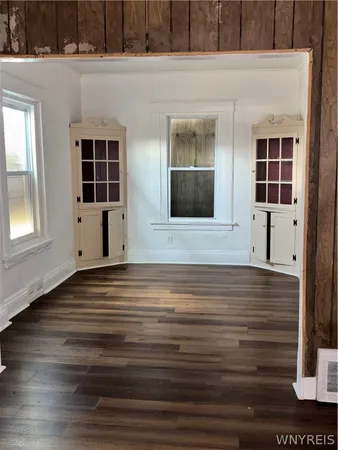 $900 | 1808 Whitney Avenue, Unit 3, Niagara Falls, NY 14301
