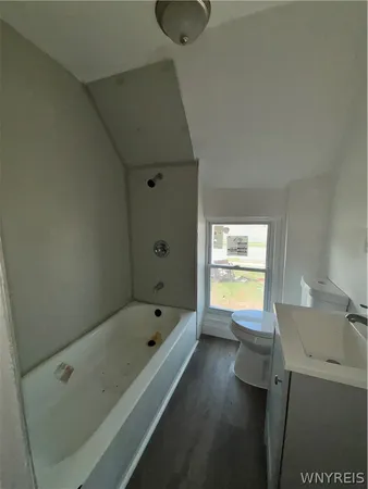 $900 | 1808 Whitney Avenue, Unit 3, Niagara Falls, NY 14301