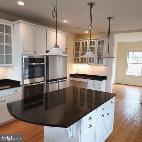 $1,575,000 | 900 28th Street South, Arlington, VA 22202