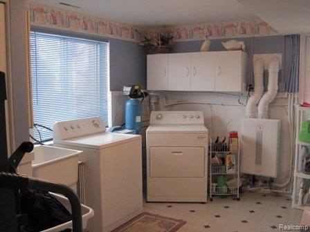 11855 Stoney Ridge Road Brighton, MI 48114 - Photo 16 of 21 Large Laundry Room