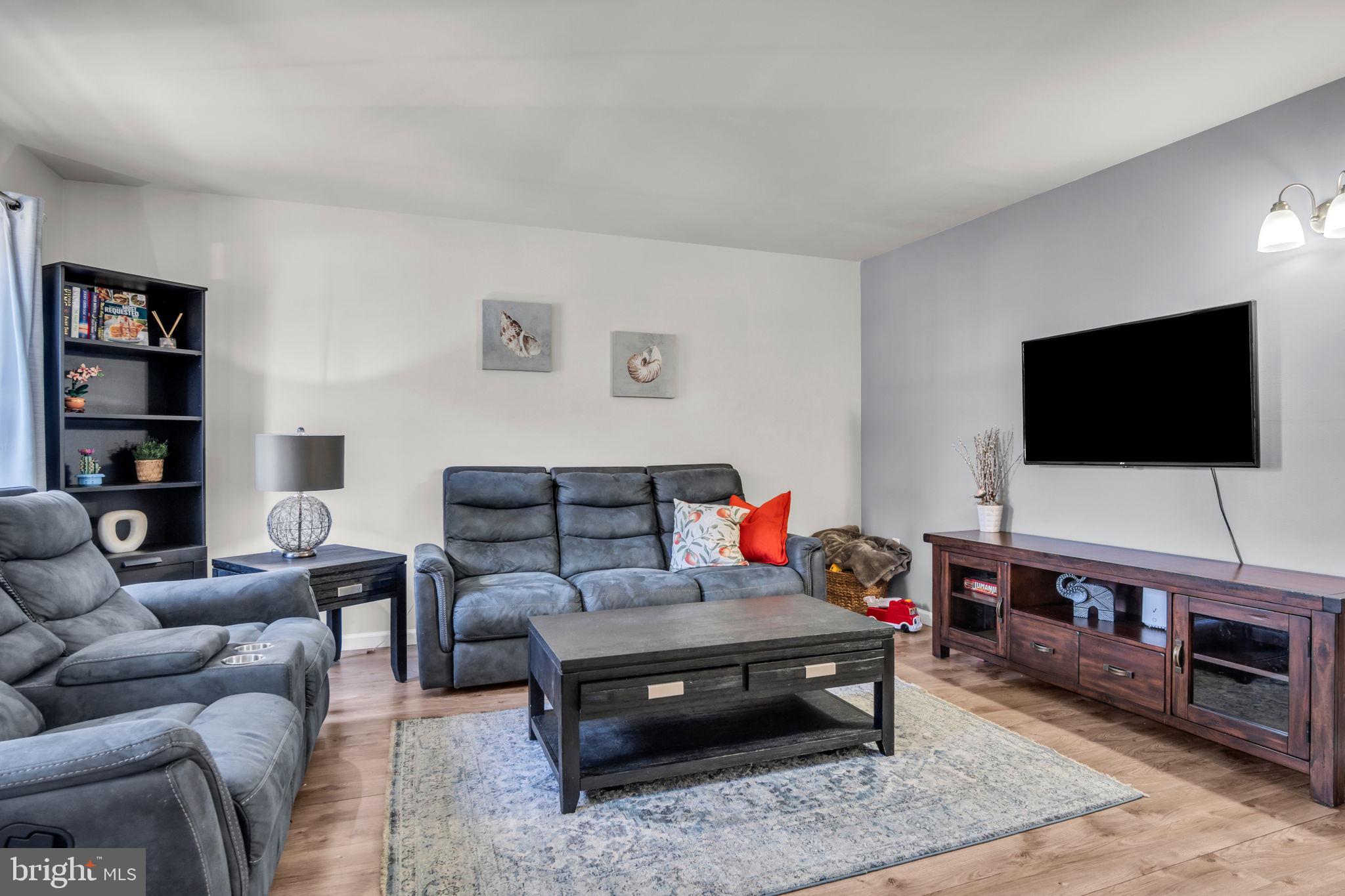 5459 Pond Road Harrisburg, PA 17111 - Photo 4 of 34 Gallery Image 4