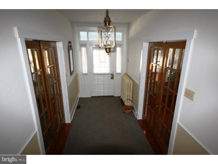 44 Cromby Road Phoenixville, PA 19460 - Photo 5 of 25 Foyer