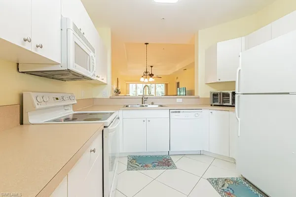 $279,800 | 7811 Regal Heron Circle, Unit 302, Naples, FL 34104