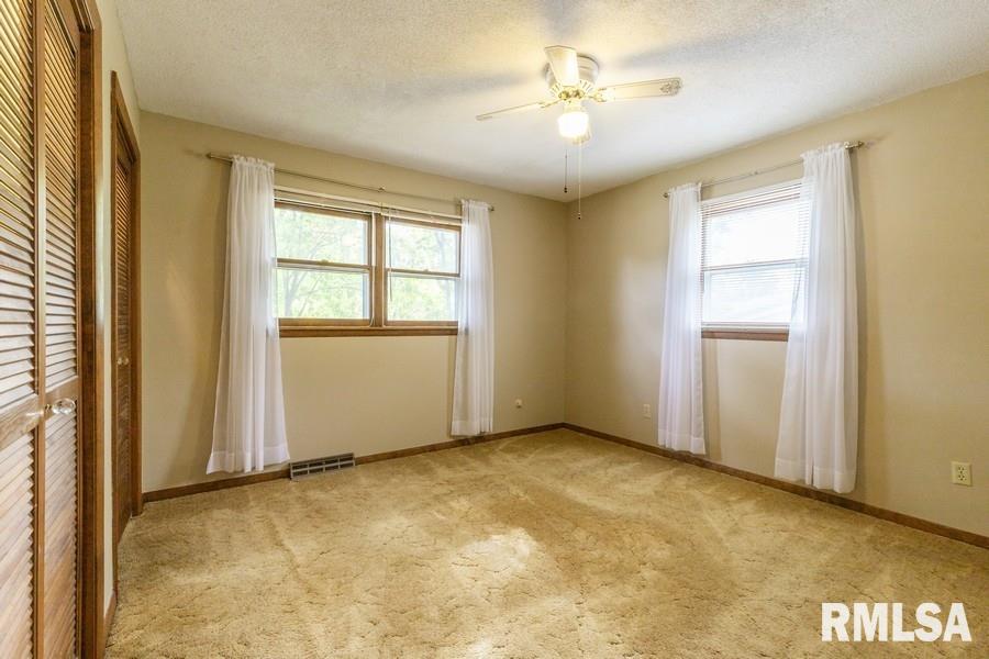724 Schick Road Clinton, IA 52732 - Photo 22 of 35 Gallery Image 22