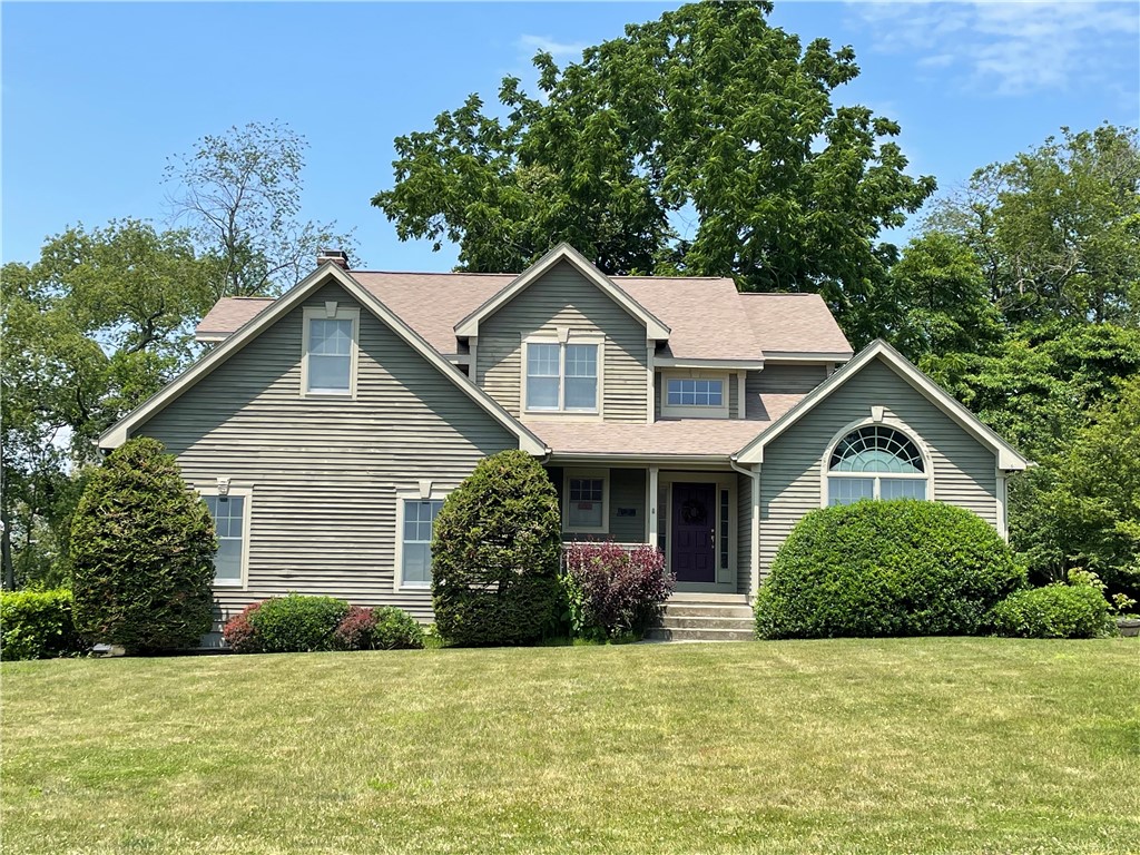 15 Jacobs Point Road Warren, RI 02885 - Photo 1 of 44 THIS BEAUTIFUL CONTEMPORARY HOME IS LOCATED ON A QUIET, PRIVATE CUL-DE-SAC IN A PRIME AREA. 4 BEDS 2.5 BATHS, 2700+ SQ