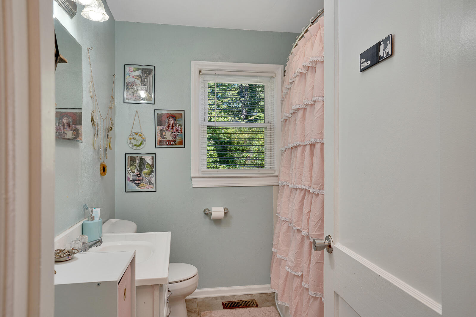 515 Layfield Road Chattanooga, TN 37412 - Photo 14 of 20 515 Layfield - MLS Photos-15