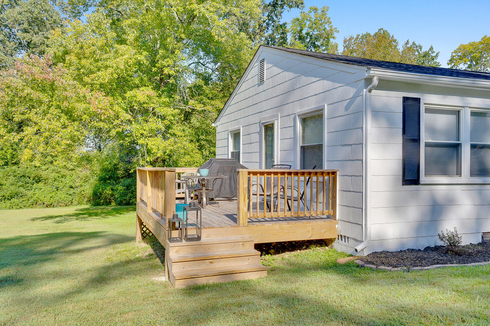 515 Layfield Road Chattanooga, TN 37412 - Photo 3 of 20 515 Layfield - MLS Photos-3