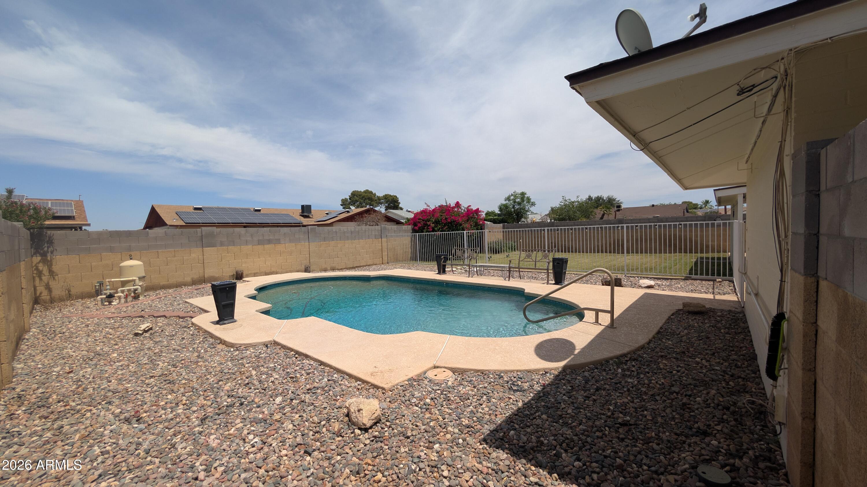 3346 West Hearn Road Phoenix, AZ 85053 - Photo 6 of 25 PXL_20260517_192048120.RAW-01